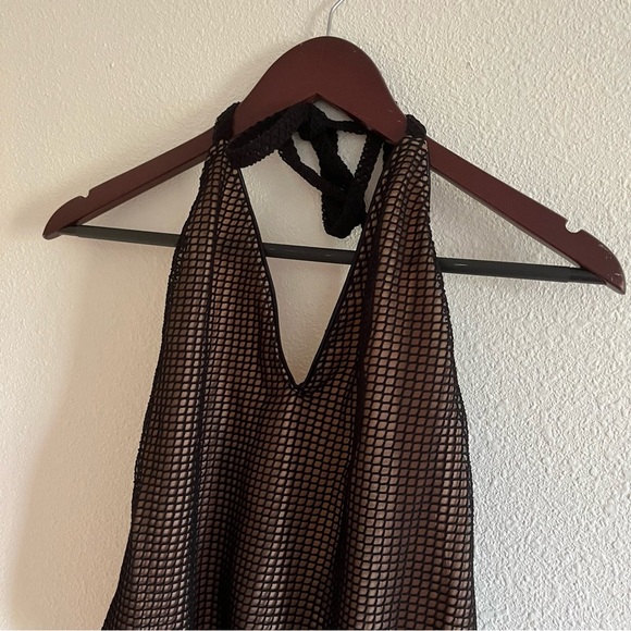 COSMOPOLITAN by Dress the Population Women's Brigette Plunging Halter Bodysuit - Picture 3 of 9